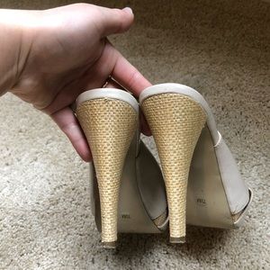 Guess Shoes - Women’s size 7.5 Guess beige high heels Guess Shoes - Women’s size 7.5 Guess beige high heels